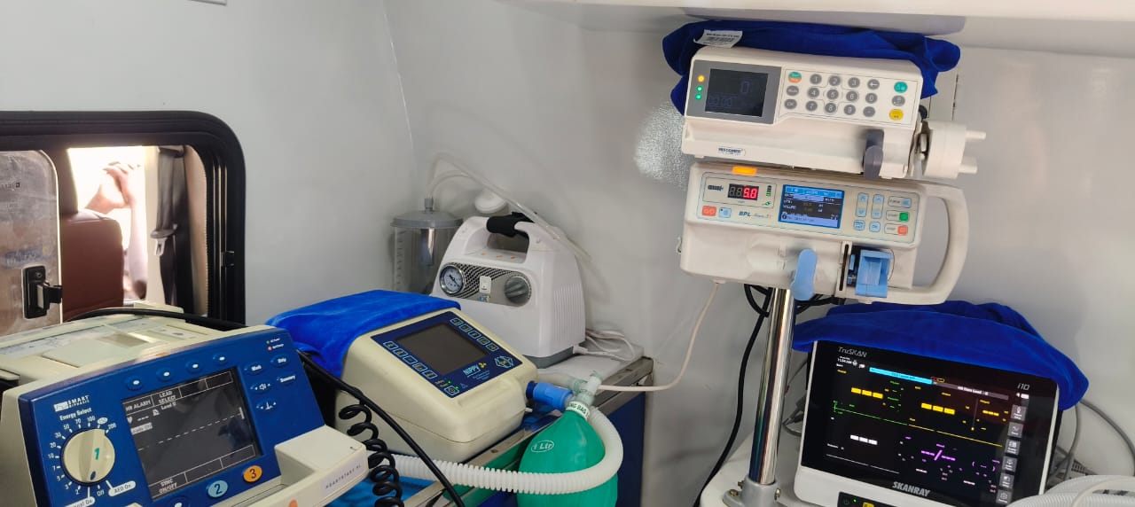 Ambulance cardiac monitors